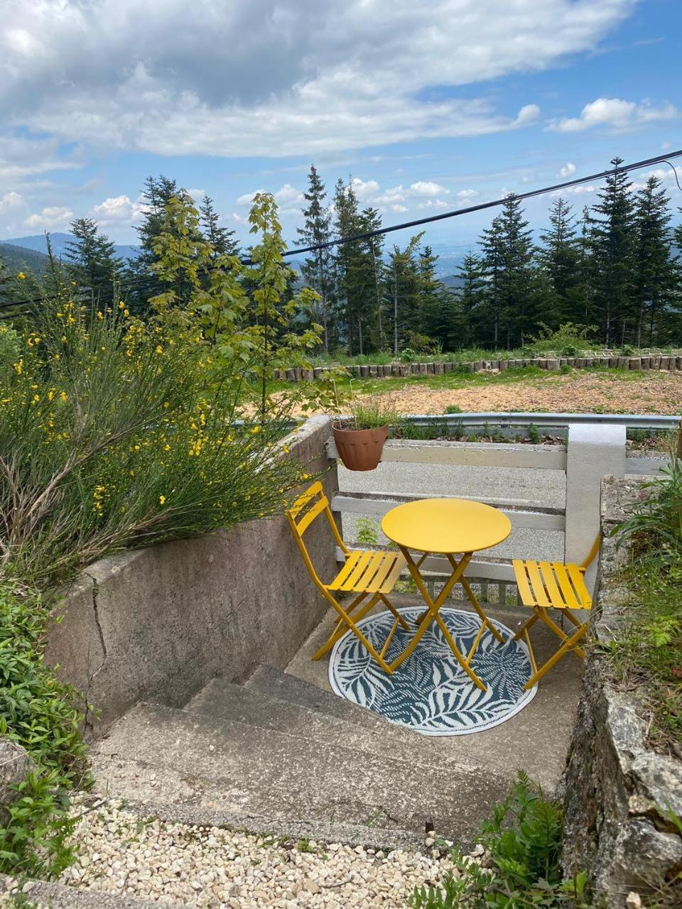 Le Mont Besset Bed & Breakfast Lalouvesc Exterior photo